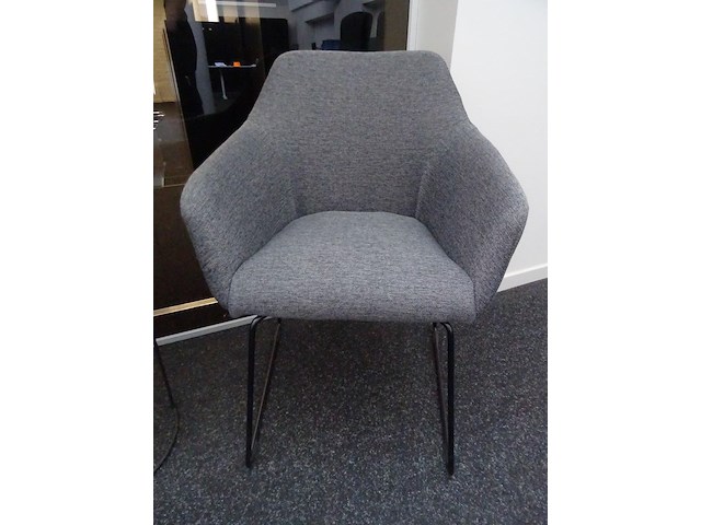 6x stoffen armstoel + tafel en bijzettafeltje - afbeelding 2 van  6
