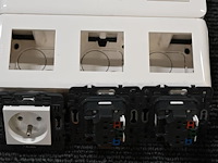 6x stopcontact legrand 2p+a - afbeelding 1 van  2
