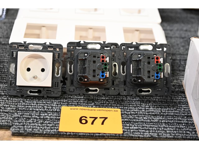 6x stopcontact legrand 2p+a - afbeelding 2 van  2