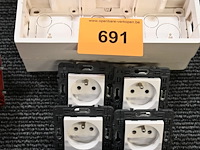 6x stopcontact legrand 2p+a - afbeelding 2 van  2