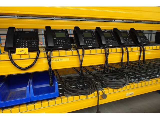 6x telefoontoestel panasonic + telefooncentrale - afbeelding 1 van  4