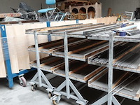 6x verrijbare metalen kar + inhoud - afbeelding 1 van  2