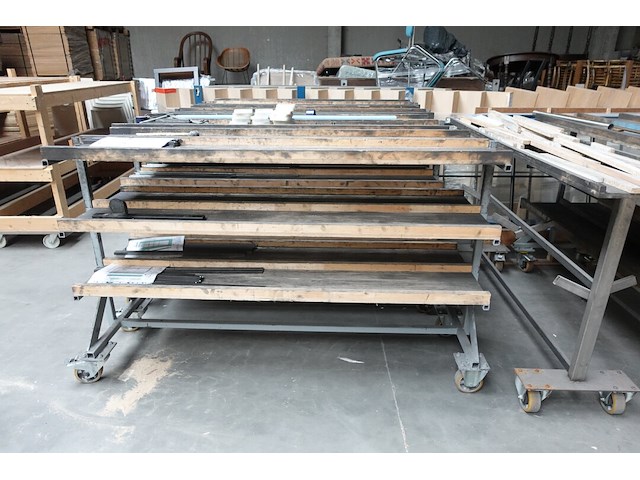 6x verrijbare metalen kar + inhoud - afbeelding 2 van  2