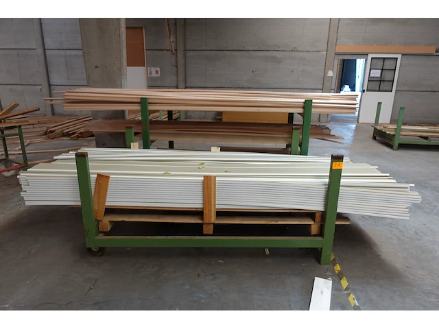 6x verrijdbare metalen houder + inhoud - afbeelding 1 van  10