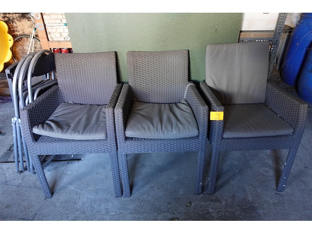 6x wickerstoel + 3x inklapbare stoel - afbeelding 1 van  3