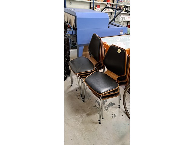 7 70's stoelen - afbeelding 1 van  1