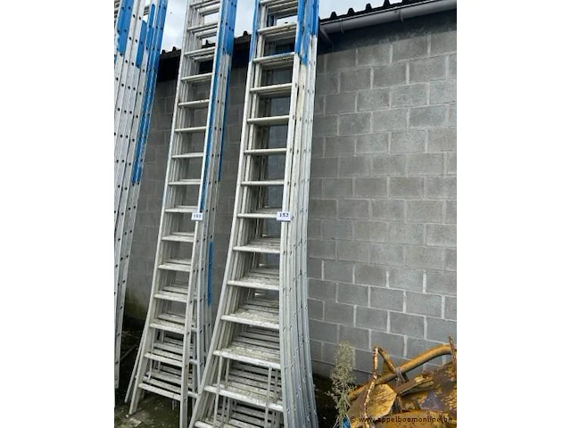 7 aluminium ladderelementen. werking niet gekend. - afbeelding 1 van  2