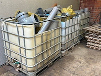 7 bakken met pvc koppelstukken (32)