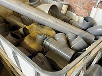 7 bakken met pvc koppelstukken (32) - afbeelding 6 van  10