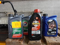 7 bussen olie - afbeelding 1 van  2