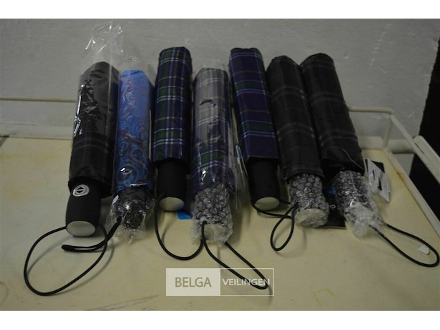 ±7 div paraplu's - afbeelding 1 van  3