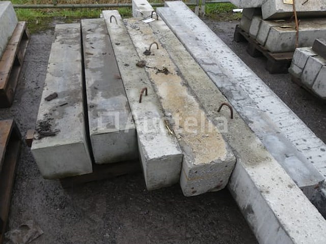 7 diverse betonnen latei - afbeelding 2 van  5