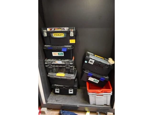 7 diverse gereedschapskoffers - afbeelding 1 van  9