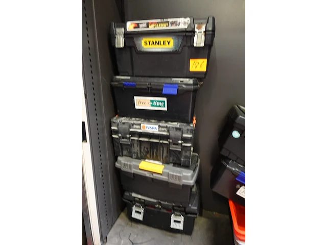 7 diverse gereedschapskoffers - afbeelding 2 van  9