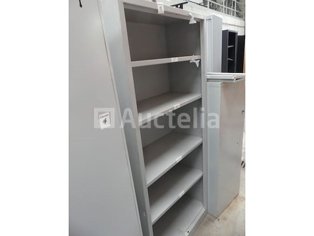 7 diverse metalen kasten en planken - afbeelding 1 van  15