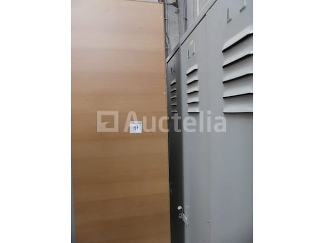 7 diverse metalen kasten en planken - afbeelding 13 van  15