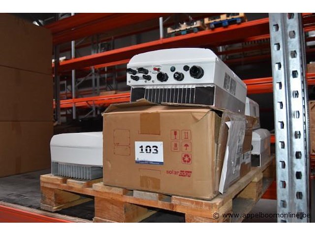 7 diverse omvormers, solar edge, werking niet gekend - afbeelding 1 van  3