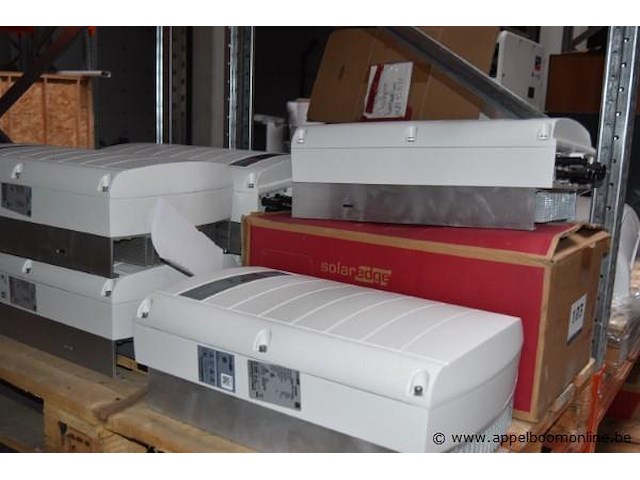 7 diverse omvormers, solar edge, werking niet gekend - afbeelding 2 van  3