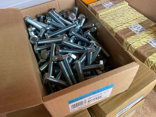 7 dozen bouten m10 - afbeelding 2 van  3
