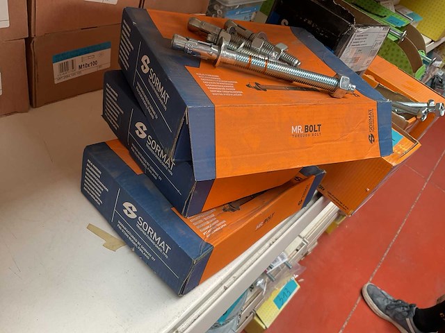 7 dozen doorsteekankers; betonschroeven - afbeelding 3 van  9
