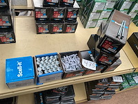 7 dozen houtschroeven en slagpluggen - afbeelding 1 van  7