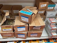 7 dozen muurschroeven - afbeelding 1 van  7
