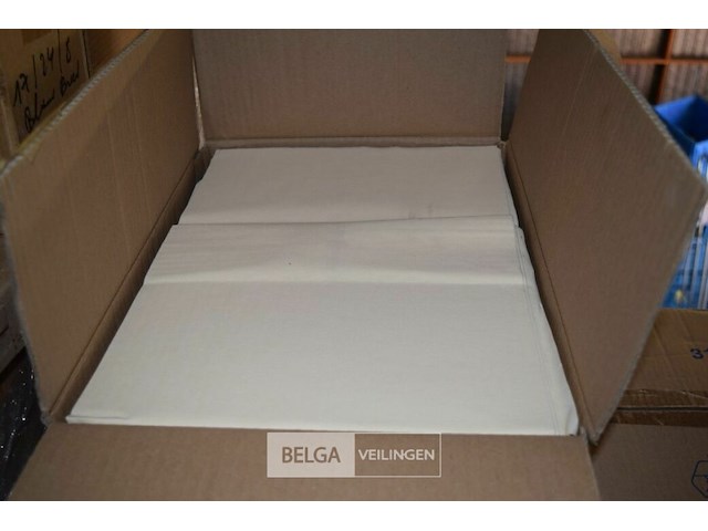 ±7 dozen papieren onderleggers - afbeelding 1 van  2