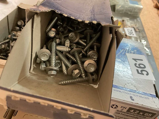 7 dozen schroeven en nagels - afbeelding 5 van  6