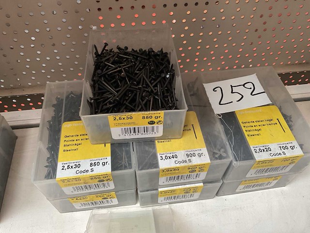 7 dozen staal nagels - afbeelding 1 van  2