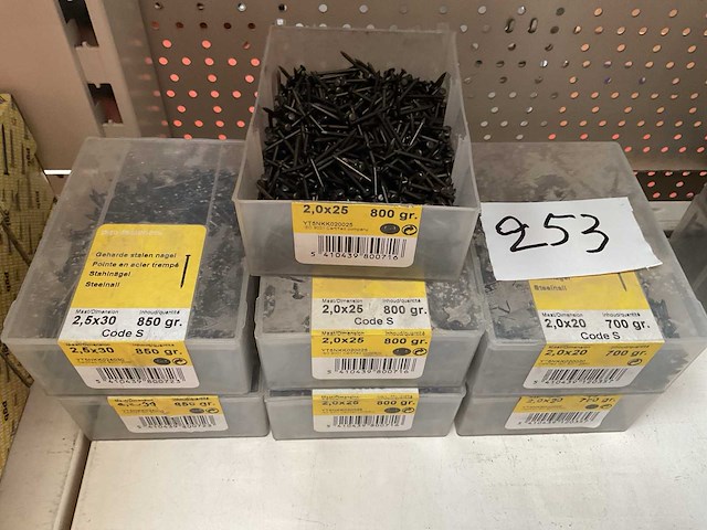 7 dozen staal nagels - afbeelding 1 van  2