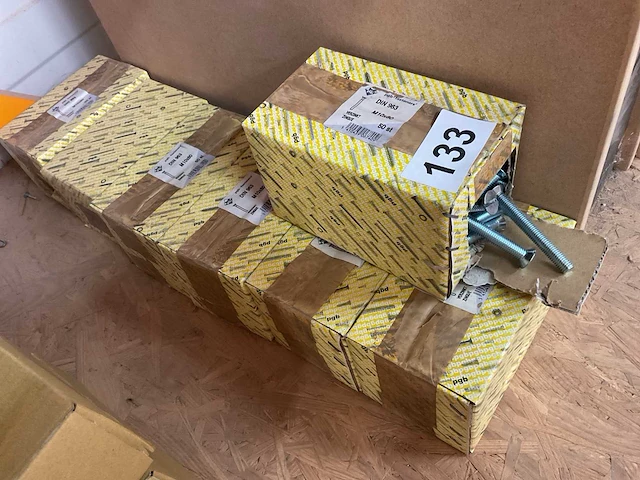 7 dozen verzonken bouten - afbeelding 1 van  3