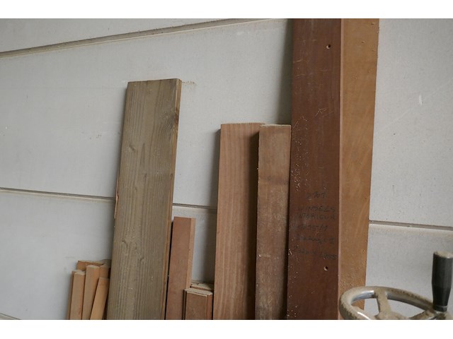 7 euro-palletten + resten houten latten - afbeelding 4 van  5