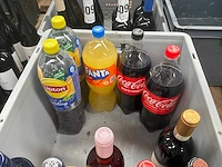 7 flessen diverse rode wijn en diverse frisdrank - afbeelding 14 van  18