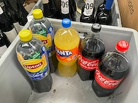 7 flessen diverse rode wijn en diverse frisdrank - afbeelding 15 van  18
