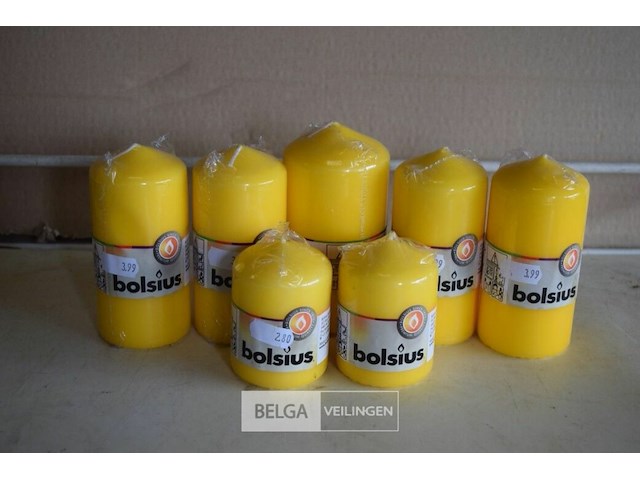 7 gele kaarsen div maten - afbeelding 1 van  2