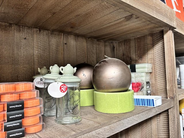 7 houten wandkasten - afbeelding 8 van  10