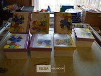 7 kartonnen inpak doosjes pasen - afbeelding 1 van  2