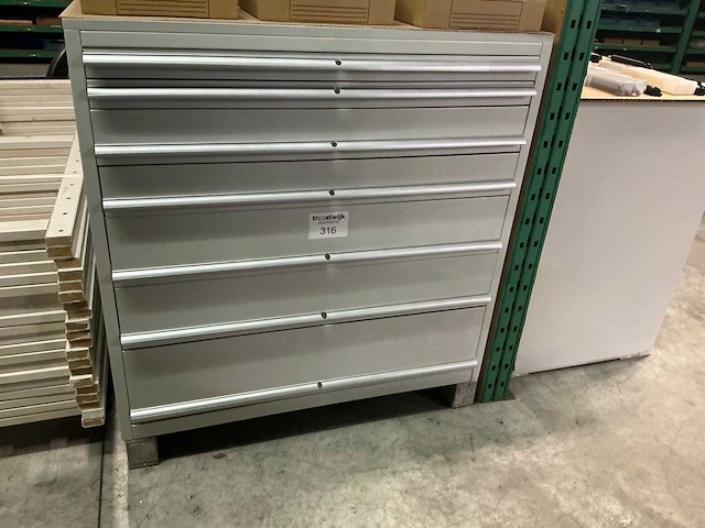 7-laden materiaalkast - afbeelding 1 van  3