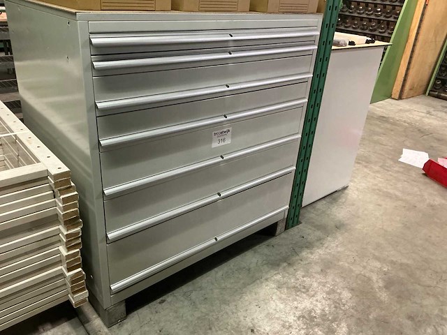 7-laden materiaalkast - afbeelding 3 van  3