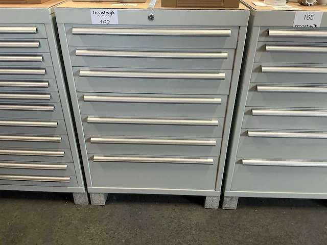 7-laden materiaalkast - afbeelding 1 van  4