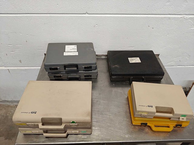 7 lege koffers - afbeelding 2 van  2