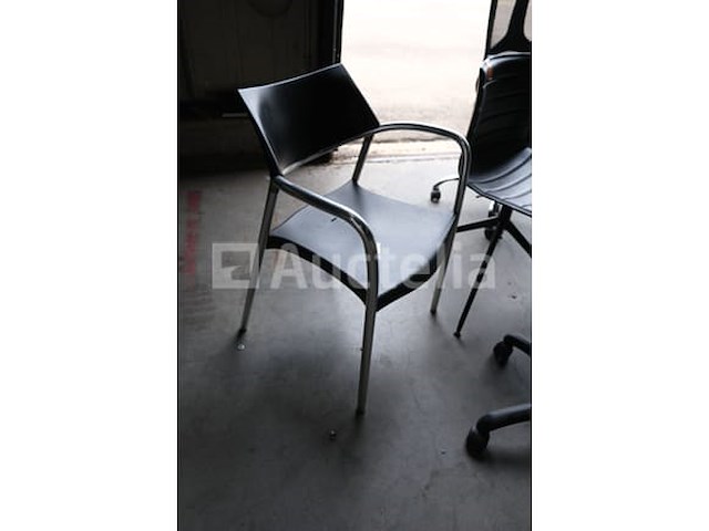 7 ongelijke stoelen - afbeelding 1 van  8