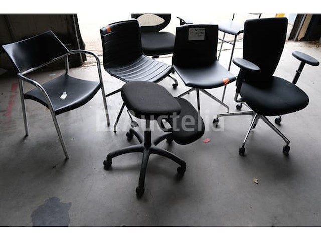7 ongelijke stoelen - afbeelding 4 van  8