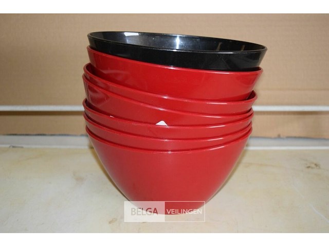 7 plastieken bloempotten - afbeelding 1 van  1