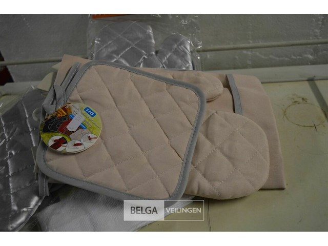 ±7 spatels en 4 sets ovenhandschoenen - afbeelding 3 van  4