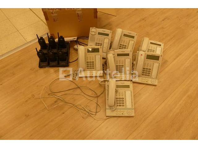 7 vaste telefoons + 6 portofoons - afbeelding 6 van  9