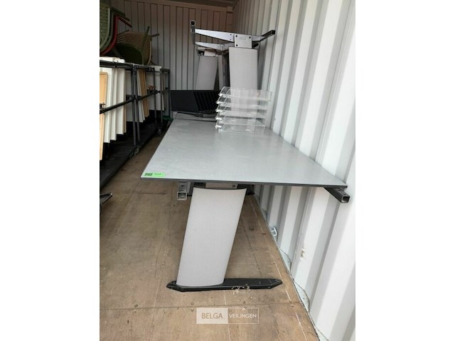 7 verstelbare bureau's - afbeelding 1 van  8