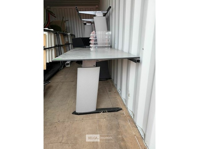 7 verstelbare bureau's - afbeelding 2 van  8