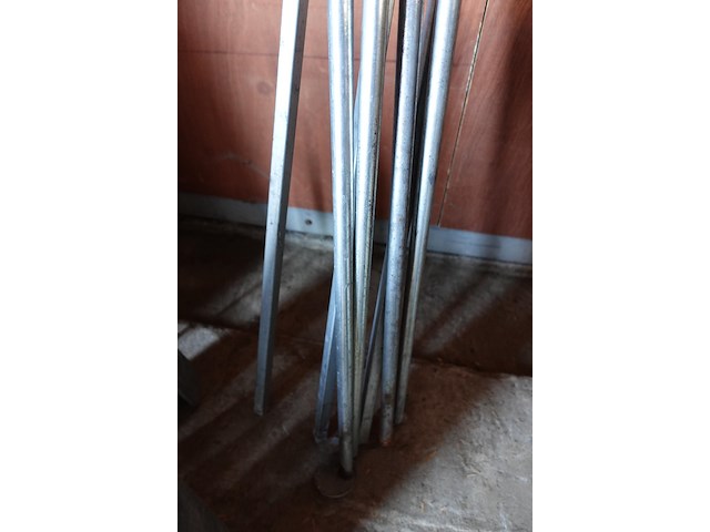 7 verstelbare fixatiestangen voor marktparaplu's - afbeelding 4 van  4