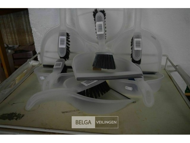 7 vuilblikje en borstel - afbeelding 3 van  3